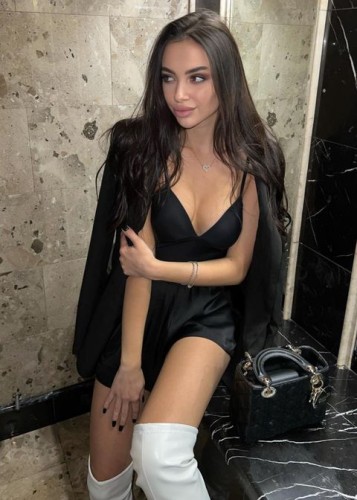 Анжелика, Г. Старица